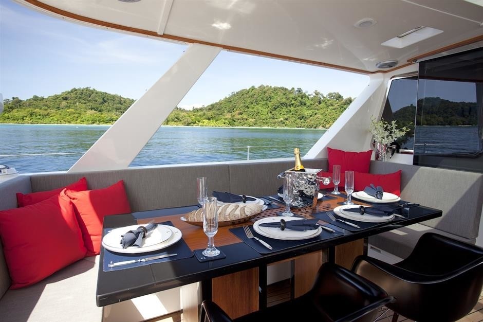 The 32m Yacht SILVER LINING
