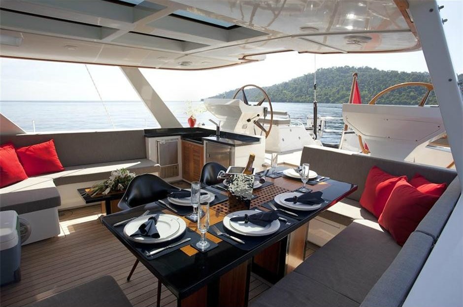 The 32m Yacht SILVER LINING