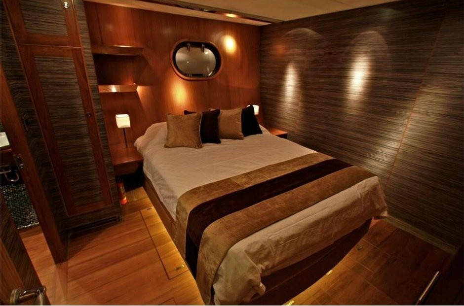 The 32m Yacht SILVER LINING