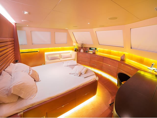 The 33m Yacht ANGEL OF JOY