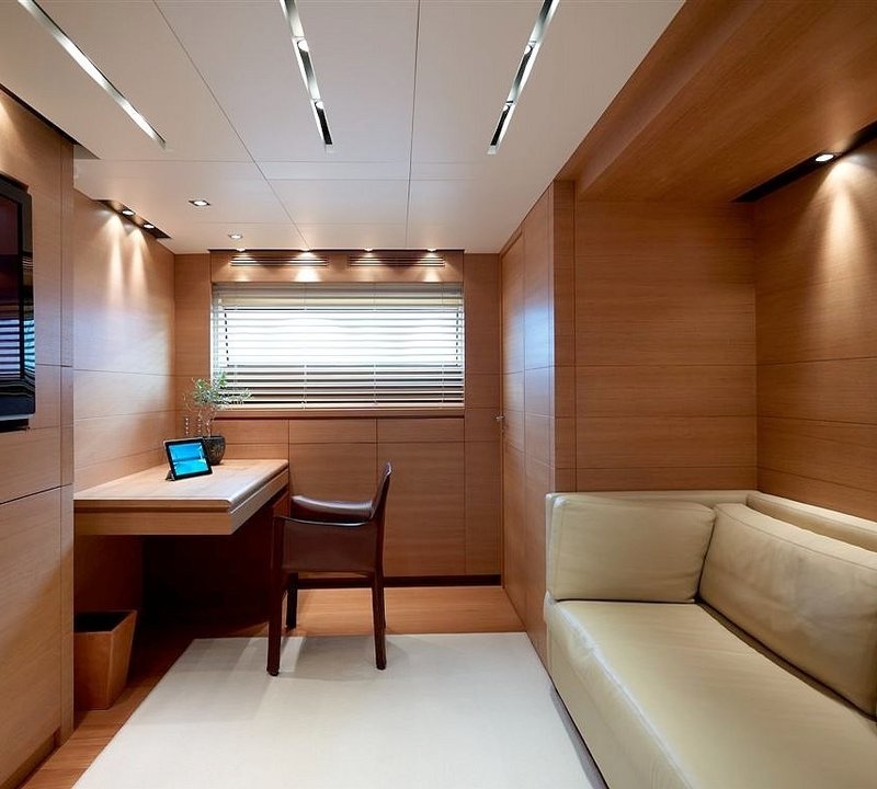The 33m Yacht FELIGO V
