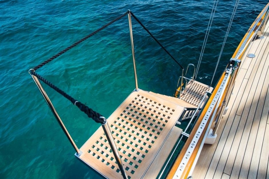 The 33m Yacht KEEWAYDIN