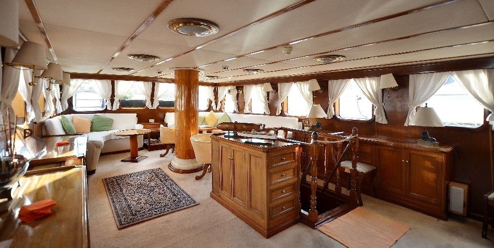 The 33m Yacht SOUTHERN CROSS