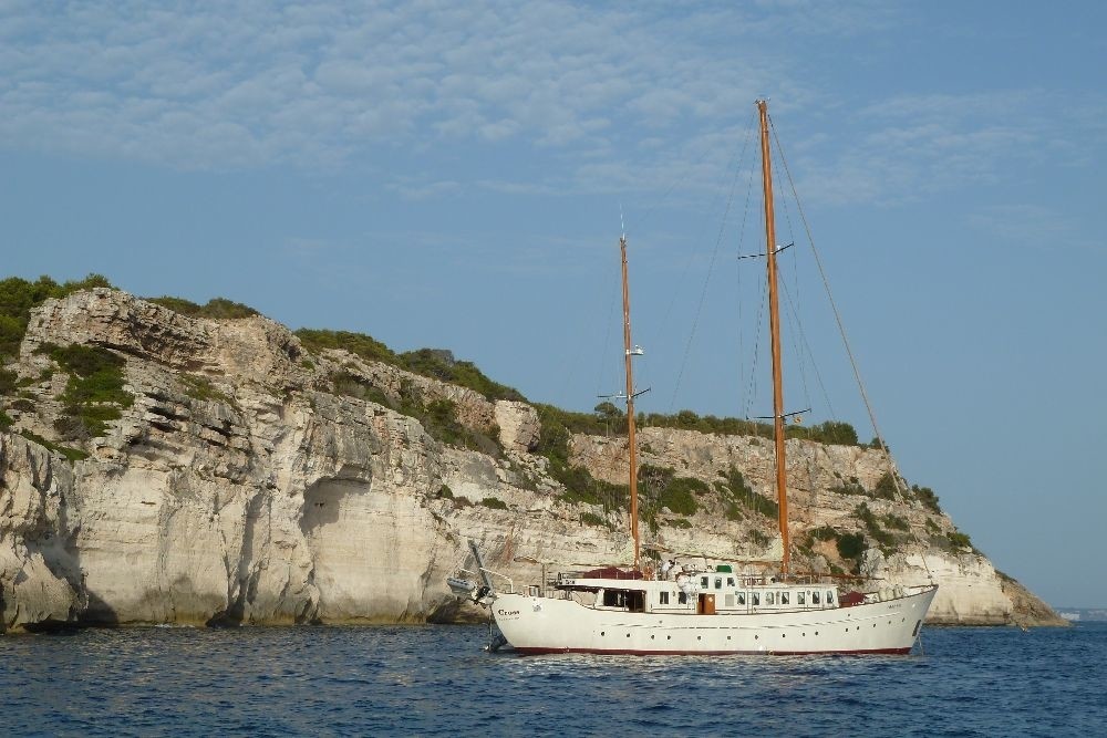 The 33m Yacht SOUTHERN CROSS