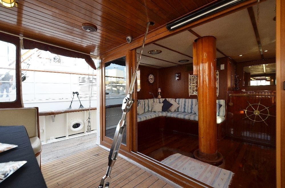 The 33m Yacht SOUTHERN CROSS