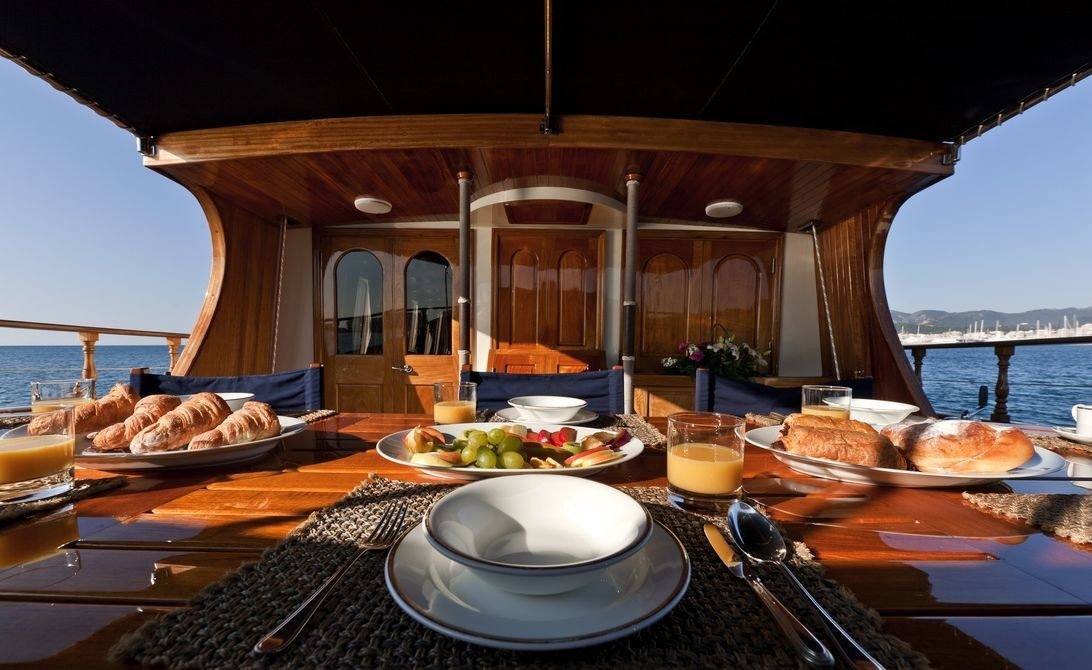 The 33m Yacht TIGERLILY OF CORNWALL