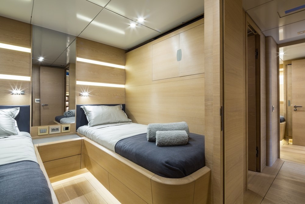The 33m Yacht WINWIN