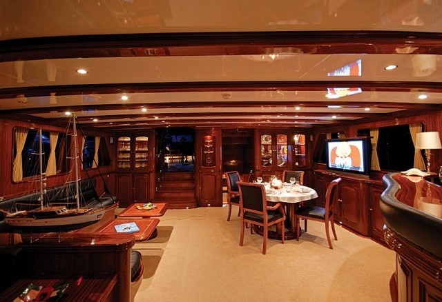The 34m Yacht BLUE EYES