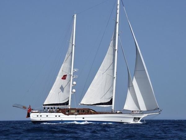 The 34m Yacht BLUE EYES