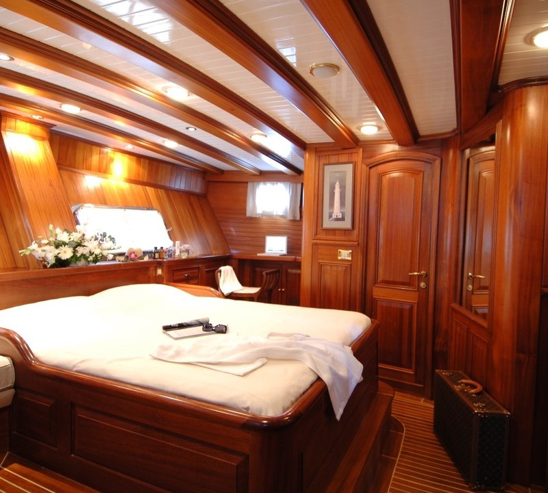 The 34m Yacht ECCE NAVIGO