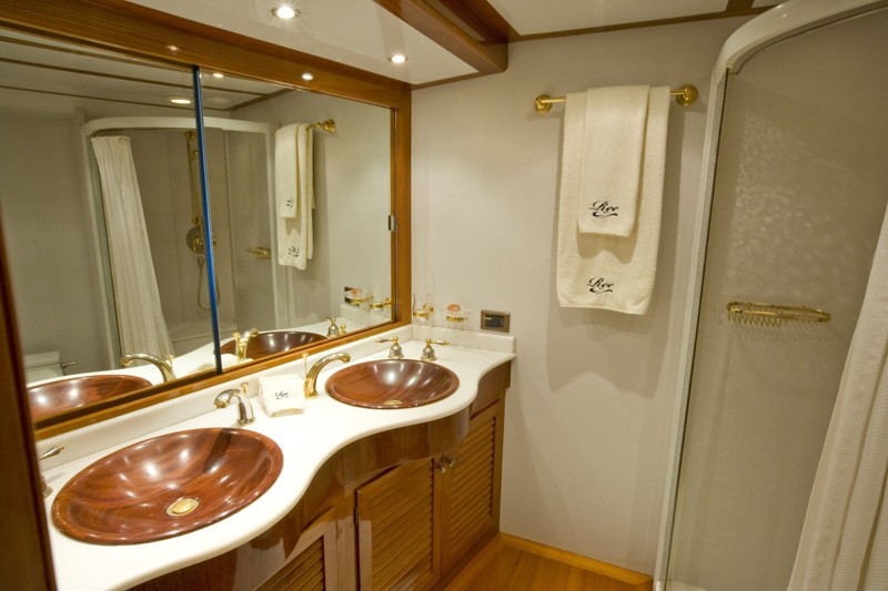 The 34m Yacht REE