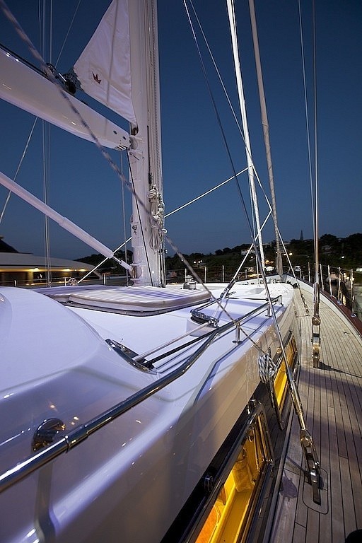 The 34m Yacht REE