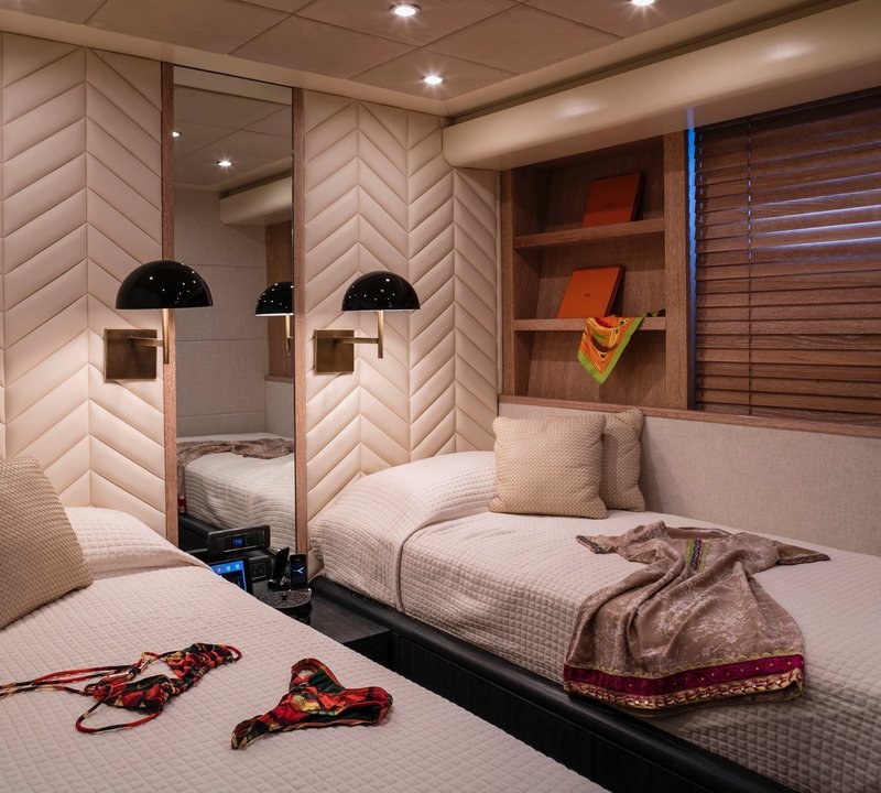 The 34m Yacht SAINT