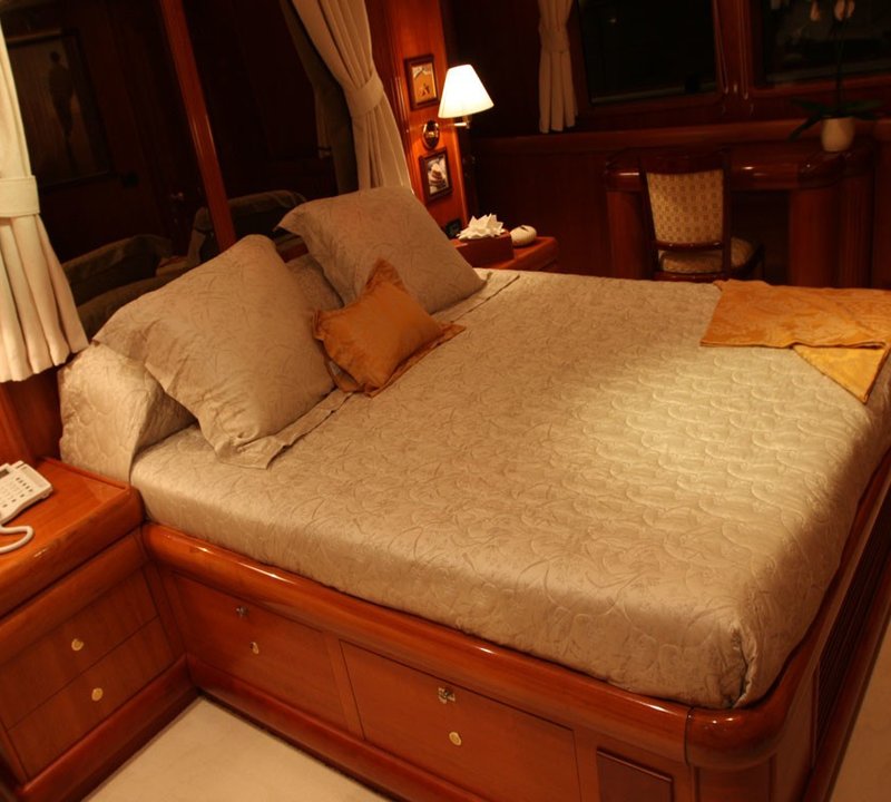 Cabin On Board Yacht 5 FISHES