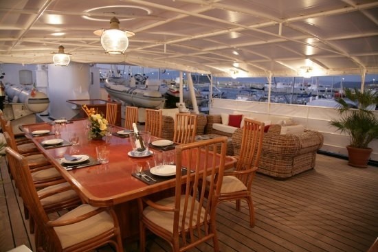 The 35m Yacht BUENA CHICA