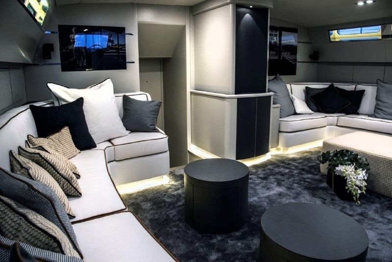 The 35m Yacht CAROLINE 1