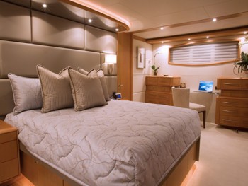 The 35m Yacht LONG AWEIGHTED