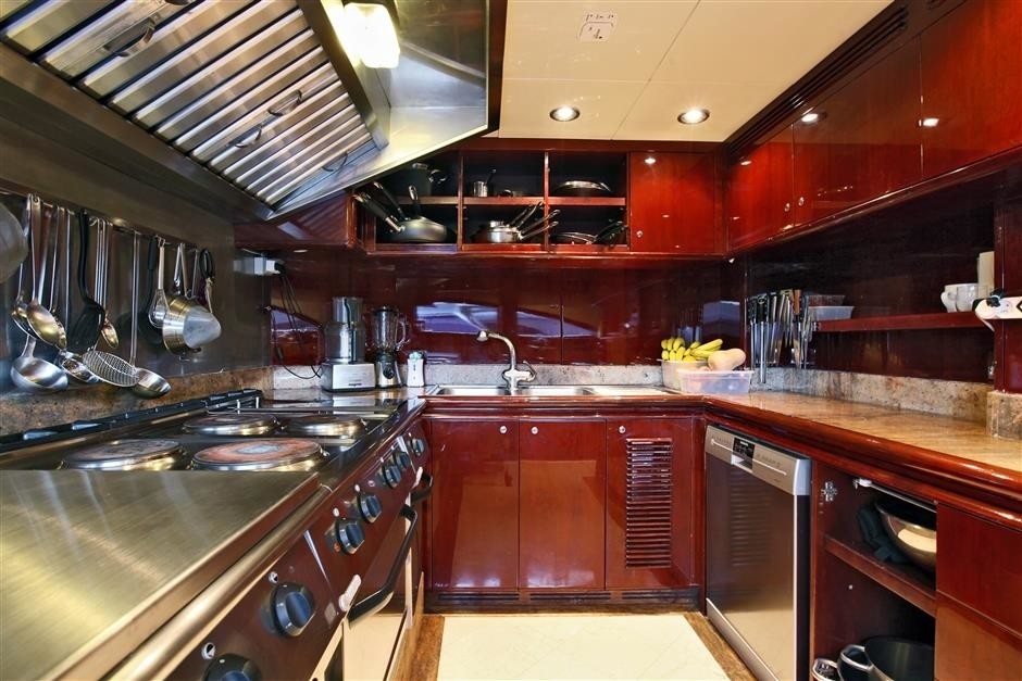 The 35m Yacht MELANYA