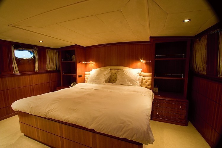 The 35m Yacht SYLVIANA