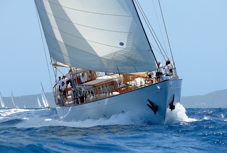 Forward Aspect: Yacht TIZIANA's Cruising Photograph