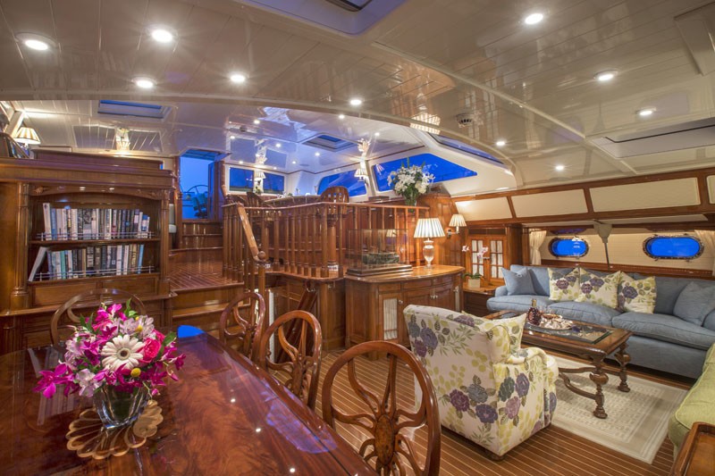The 35m Yacht WHISPER