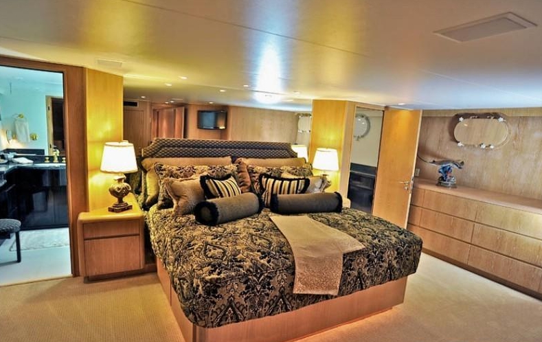 The 36m Yacht FREEDOM
