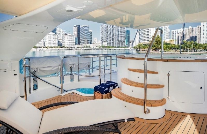 The 36m Yacht +LEJOS