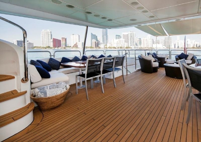 The 36m Yacht +LEJOS