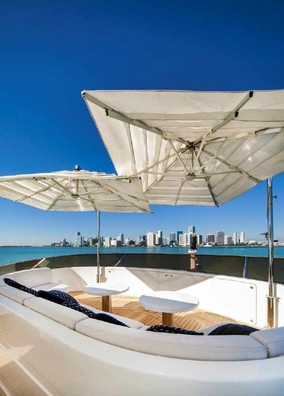 The 36m Yacht +LEJOS