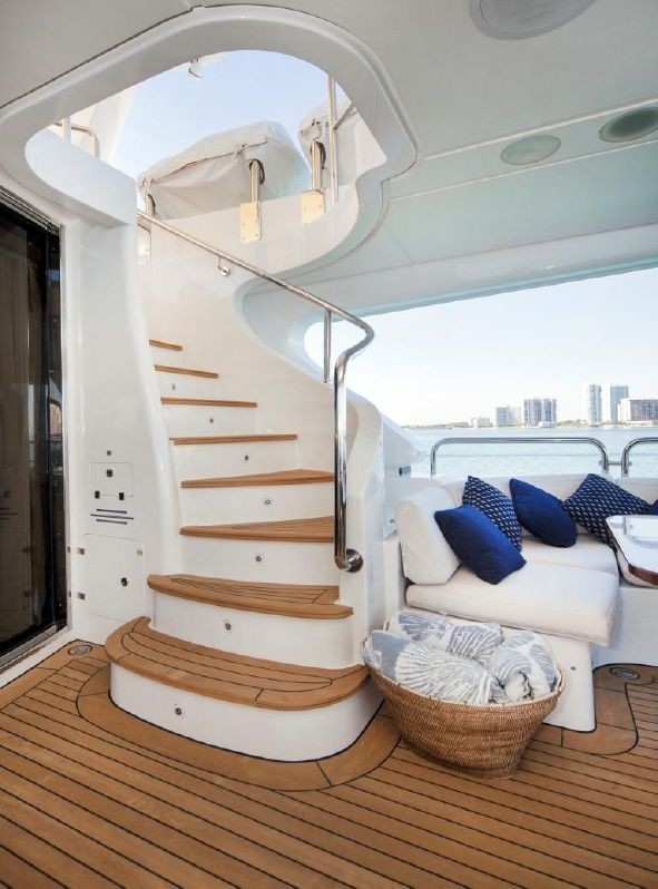 The 36m Yacht +LEJOS