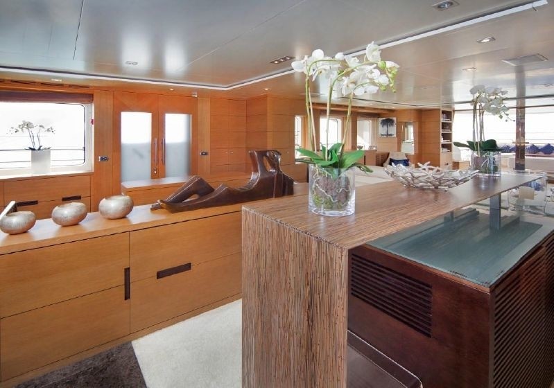 The 36m Yacht +LEJOS