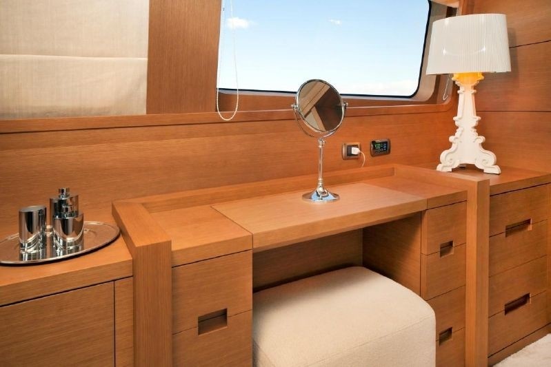 The 36m Yacht +LEJOS