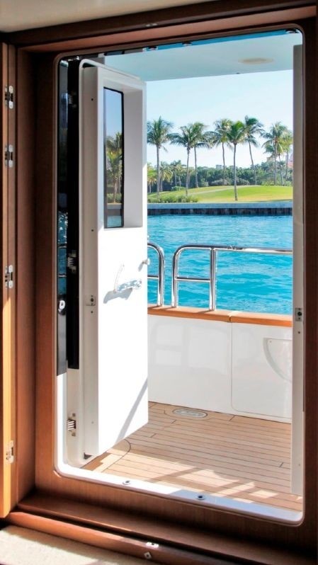 The 36m Yacht +LEJOS