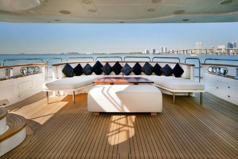 The 36m Yacht +LEJOS