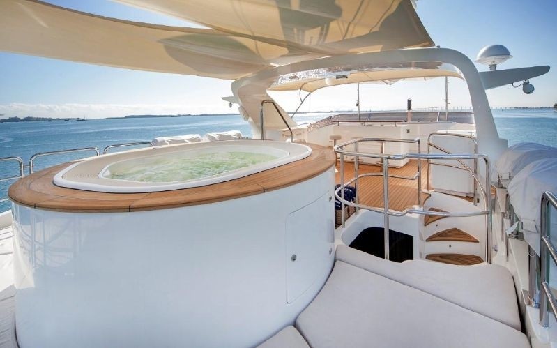 The 36m Yacht +LEJOS