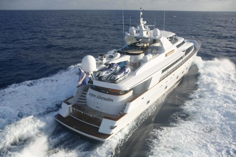 Cruising On Board Yacht OCEAN CLUB