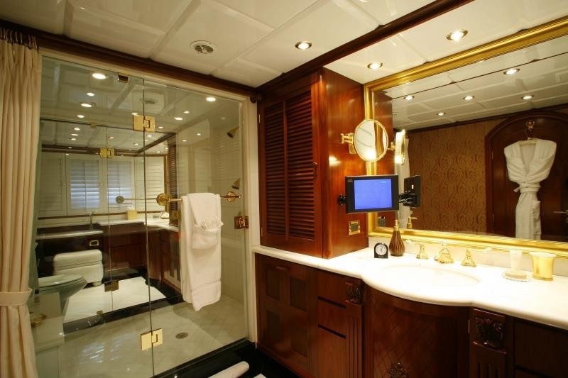 Main Master Bath Aboard Yacht OCEAN CLUB