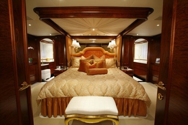 Main Master Cabin On Board Yacht OCEAN CLUB