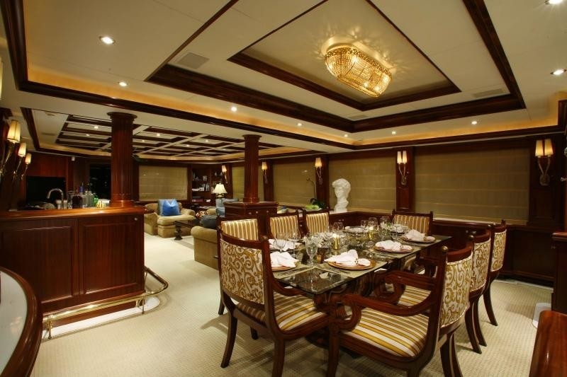 Profile: Yacht OCEAN CLUB's Eating/dining Saloon Captured