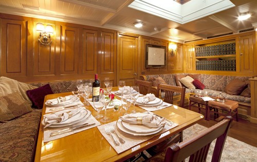 Eating/dining Aboard Yacht SHAMROCK V