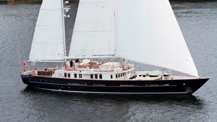 Overview On Yacht SUNNY HILL