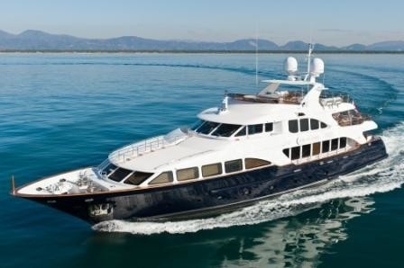 Cruising Aboard Yacht AFRICAN QUEEN