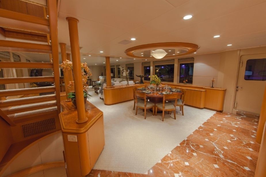 The 37m Yacht LOOSE ENDS