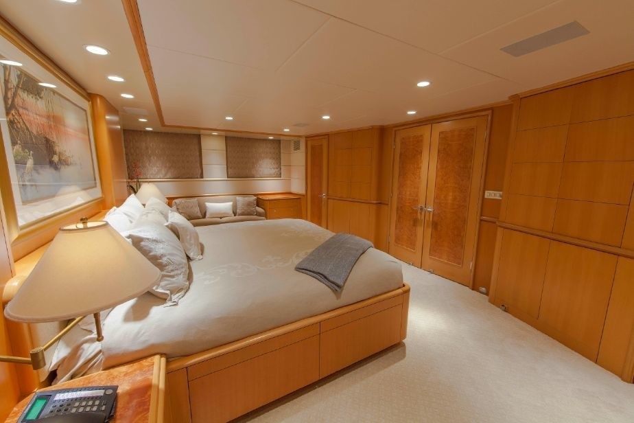 The 37m Yacht LOOSE ENDS