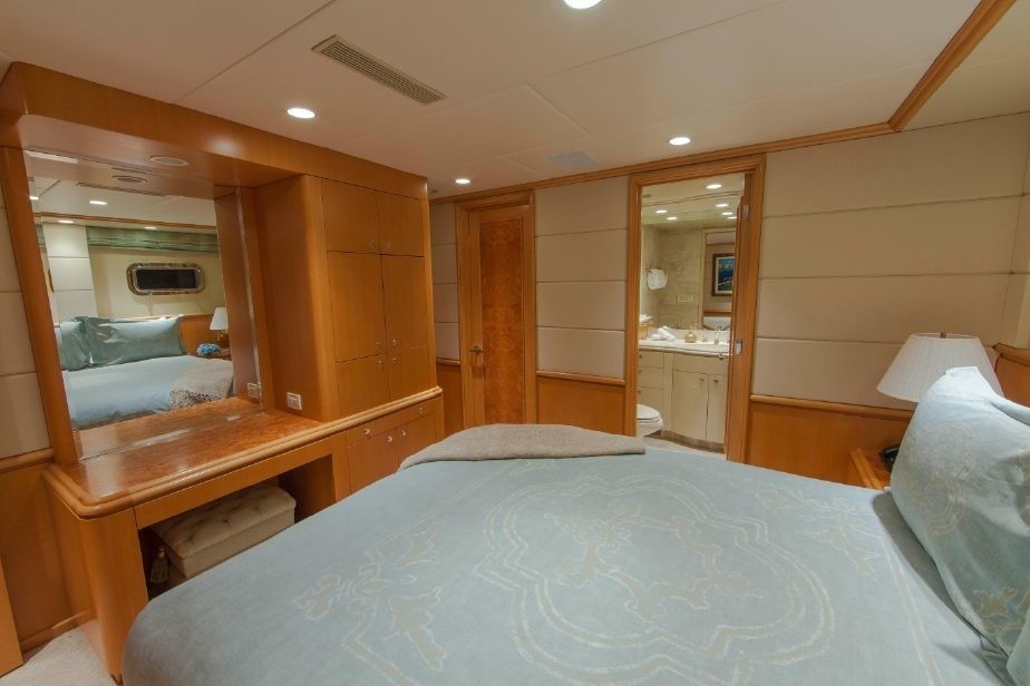 The 37m Yacht LOOSE ENDS