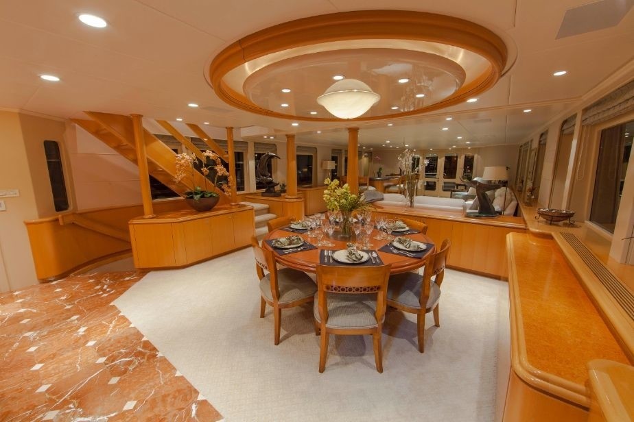 The 37m Yacht LOOSE ENDS