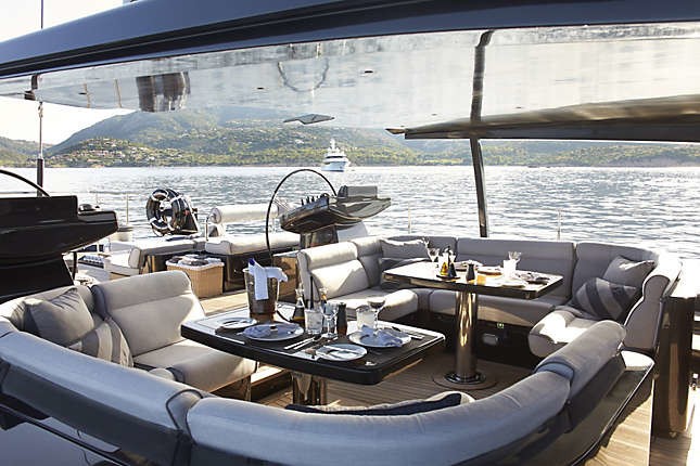The 37m Yacht MOONBIRD