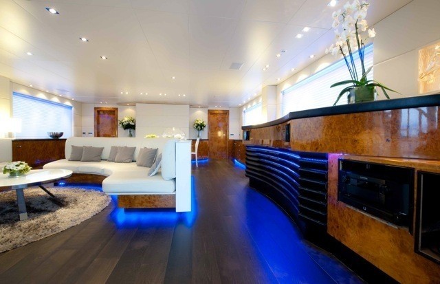 Profile: Yacht PALM B's Saloon Captured