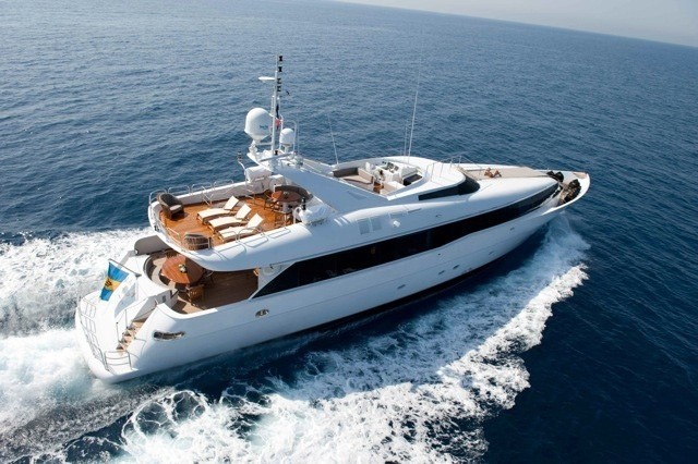 Cruising Aboard Yacht PALM B
