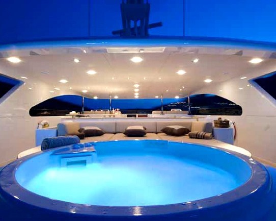 Life On Board Yacht VIVA MAS!